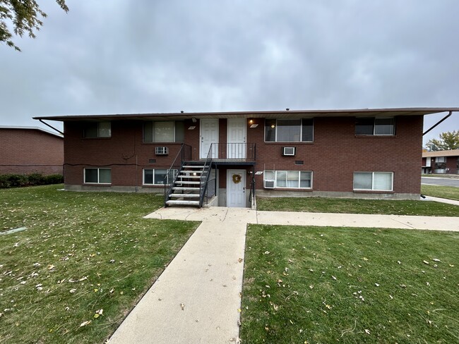 Top right unit - 143 E 1100 S