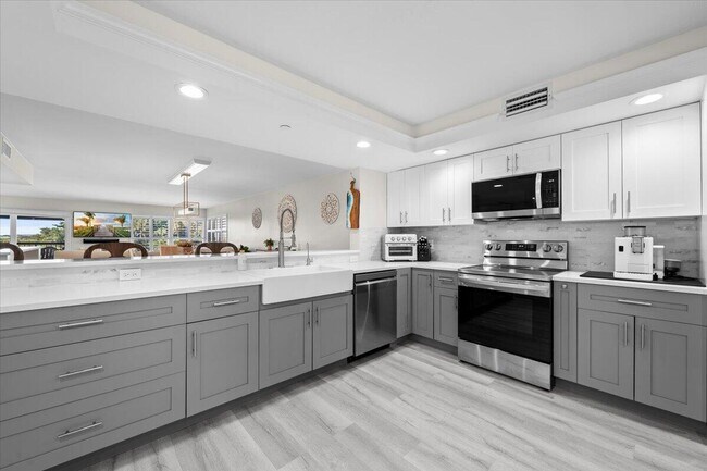 Foto del edificio - 364 Golfview Rd