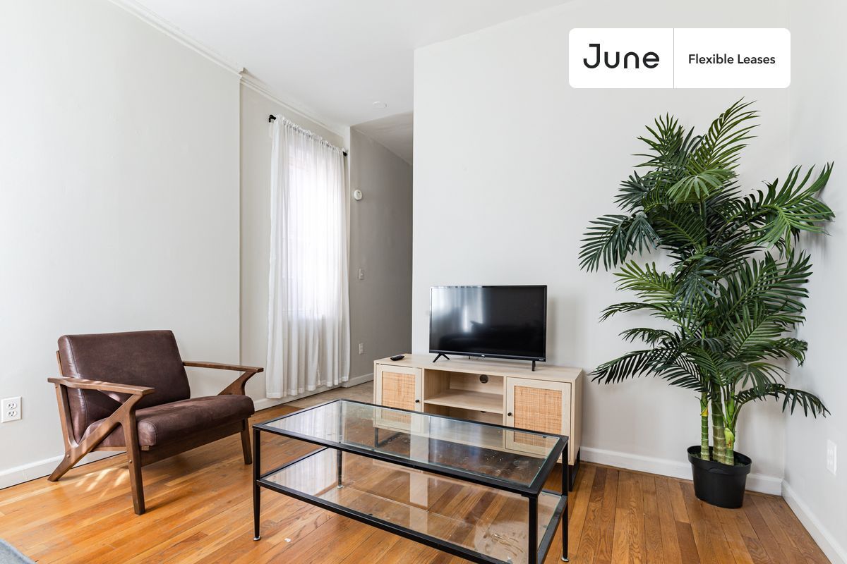 Primary Photo - 304 East 83rd Street