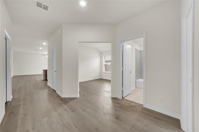 Foto del edificio - 2044 Hearn Dr