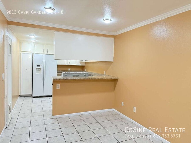 Foto del edificio - 9813 Caspi Gardens Dr