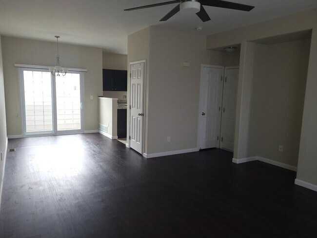 Building Photo - Charming 2BR Townhome in Aurora