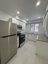 Building Photo - 4860 Plamondon Ave