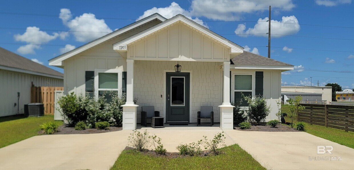 Foto principal - 1205 Sweet Laurel St