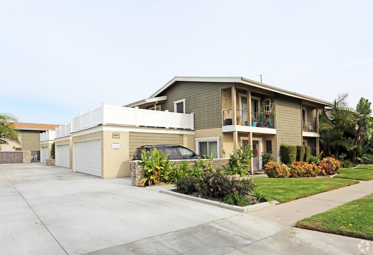 Building Photo - Green Villa Apartments