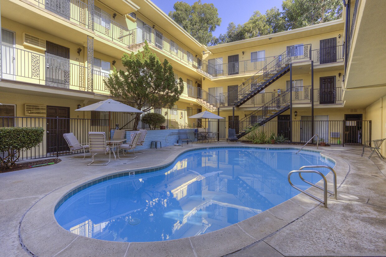 Foto principal - 4490 Collwood Blvd