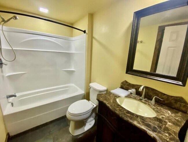 Foto del edificio - 625 Redbud Ln