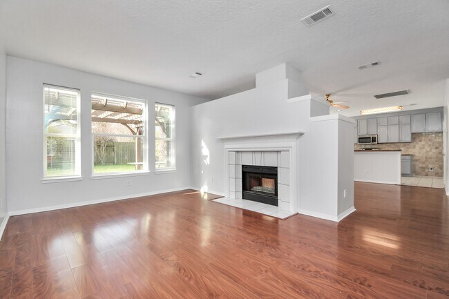 Foto del edificio - 15711 Rosewood Hill Ct