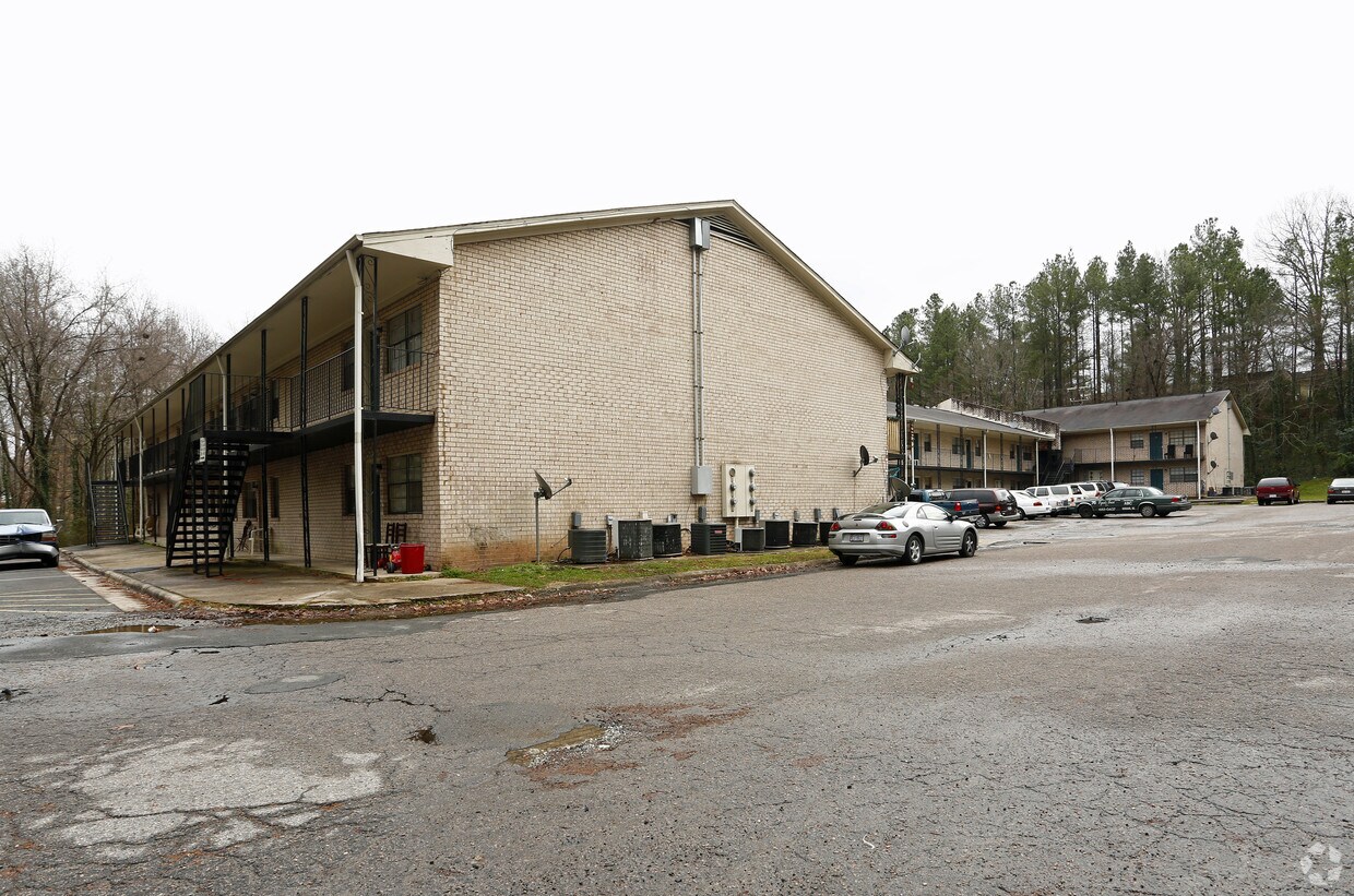 Primary Photo - Lakewood Apartments