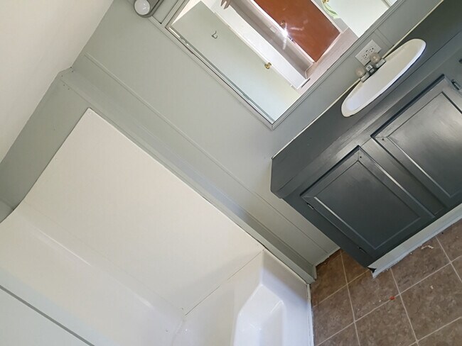 Building Photo - 184 Ramsey Blvd SE