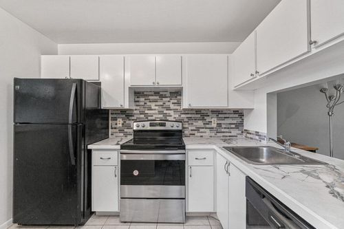 Building Photo - 207 Tropic Isle Dr