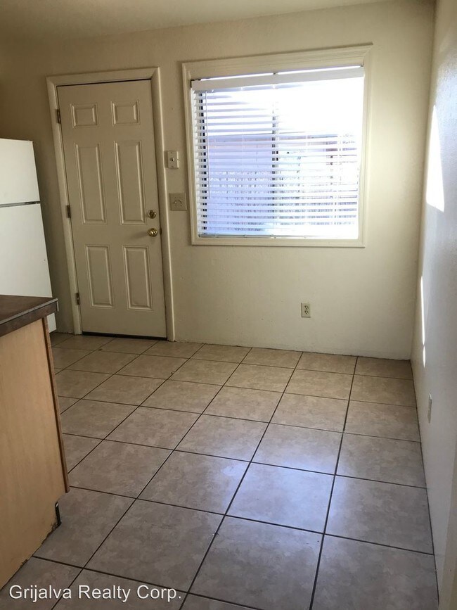 Building Photo - 3529 E Monte Vista Dr