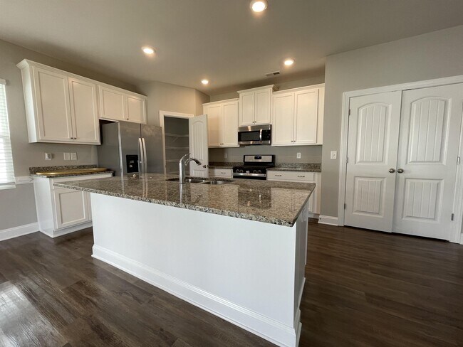 Building Photo - 7341 Vanover Dr