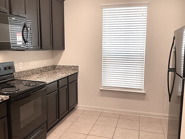 Foto del edificio - 19800 Andrew Johnson Dr