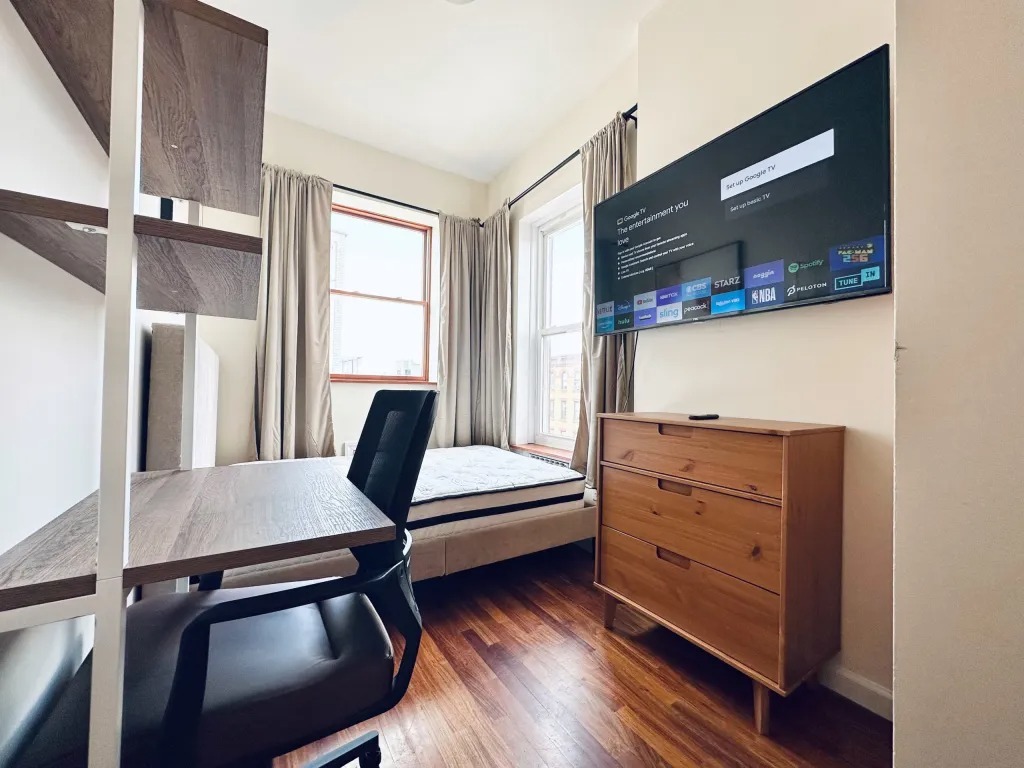 Furnished room/NOT APARTMENT - Furnished room/NOT APARTMENT