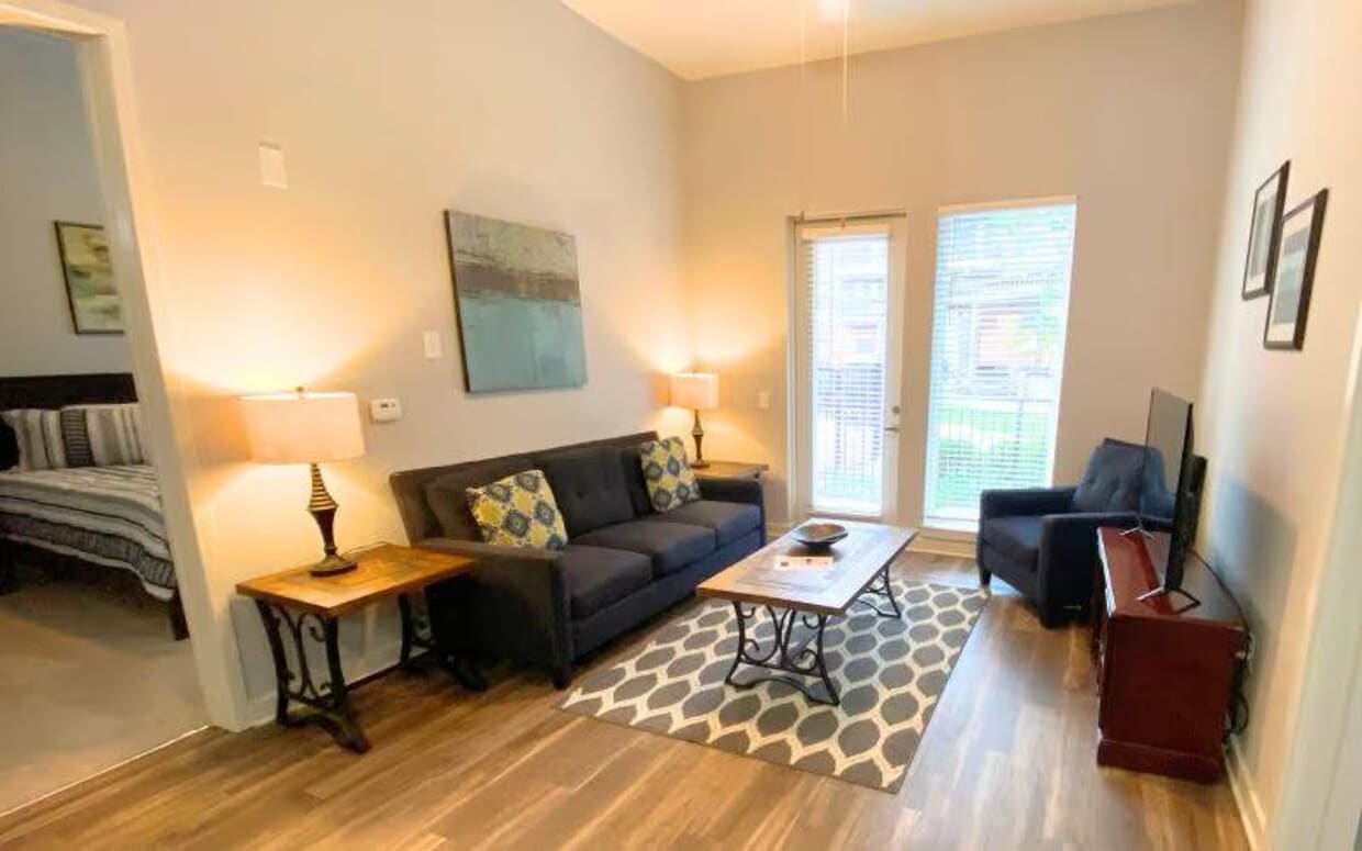 Foto principal - 6400 Blue Stone Rd