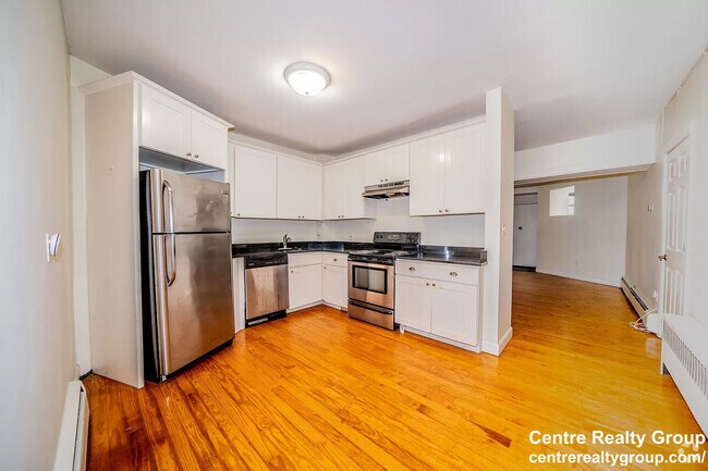 Building Photo - 1728 Beacon St
