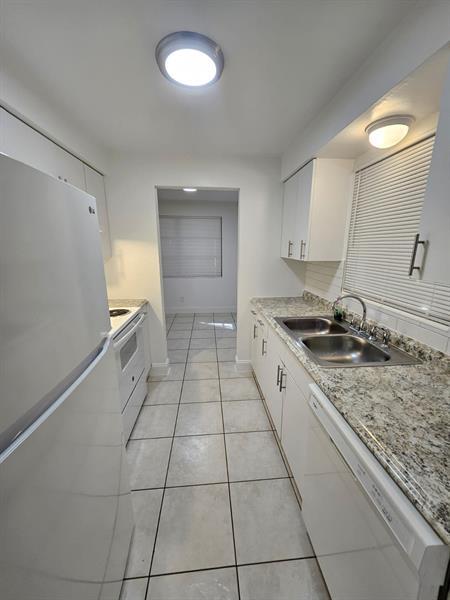 Foto del edificio - 917 NE 22nd Dr