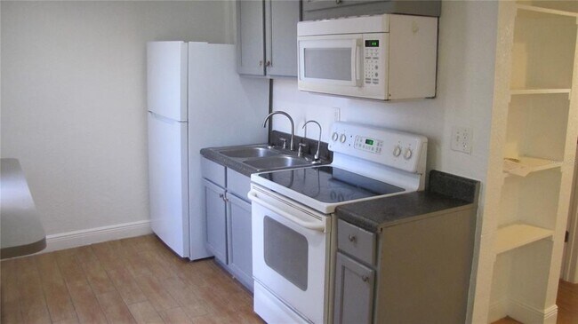 Foto del edificio - 109 E Gladys St