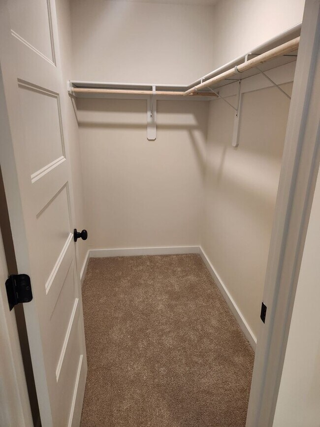 Foto del edificio - Blackstone-New Construction 3 Bed 2.5 Bath Townhouse-Fort Pickett Area