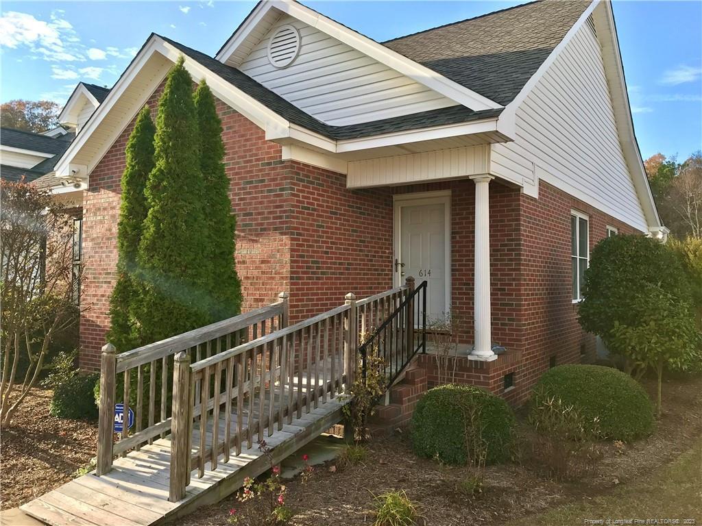 614 Amberdale W Cir, Lumberton, NC 28358 Townhome Rentals in