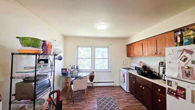 Building Photo - 16 E Belmont Ave
