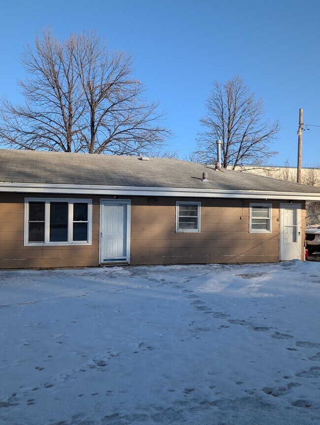 Building Photo - 1703 12th Ave N