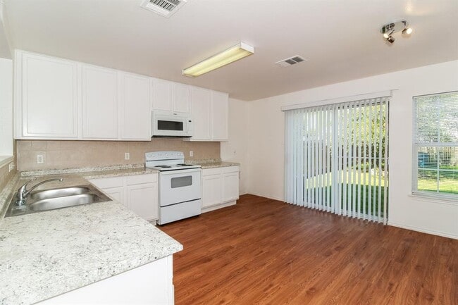 Building Photo - 13500 Alysheba Dr