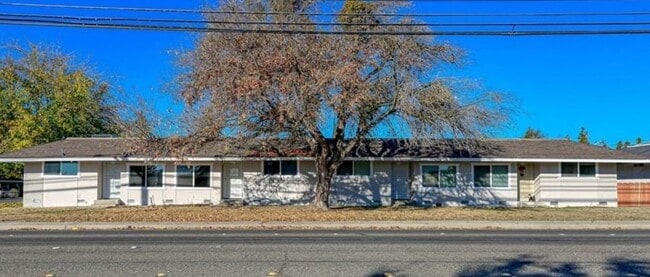 817 E Bellevue Rd
