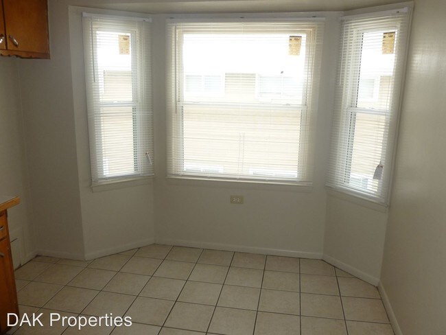 Foto del edificio - 7128 W Silver Spring Dr