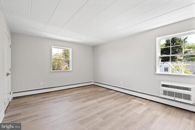 Building Photo - 100 Windermere Ave