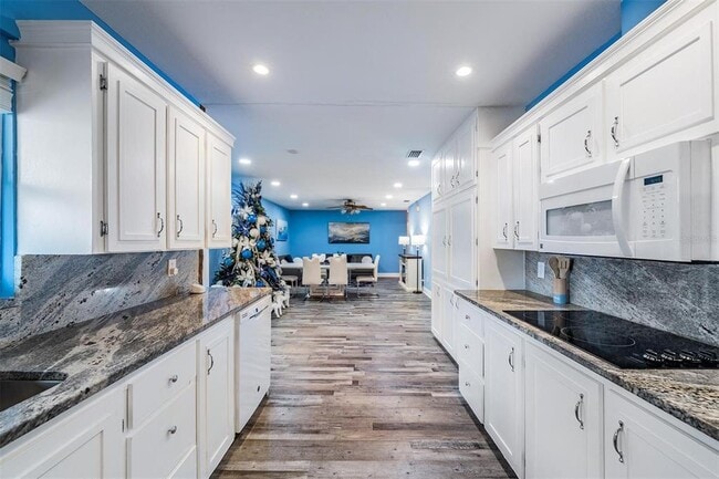Building Photo - 10825 Twin Palms Ranch Rd