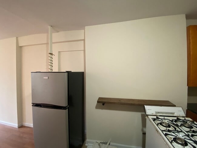 Building Photo - 87 Christopher St