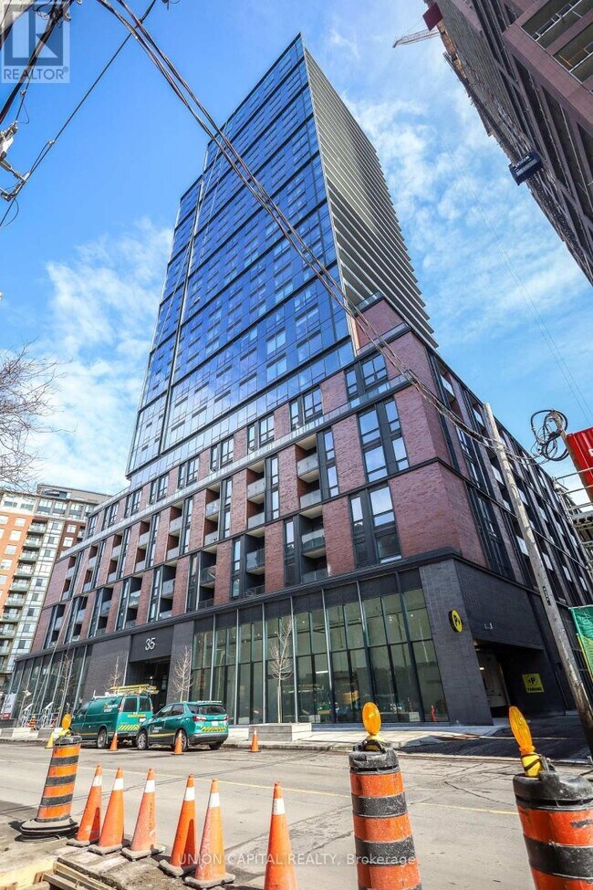 Building Photo - 35 Parliament St