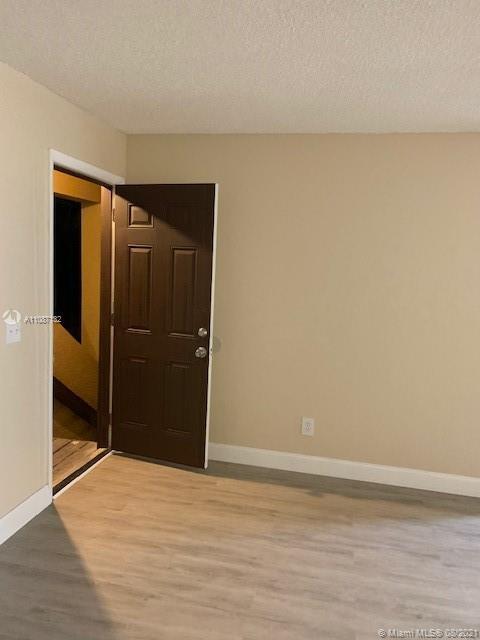 Building Photo - 5343-5343 Westchase Ct