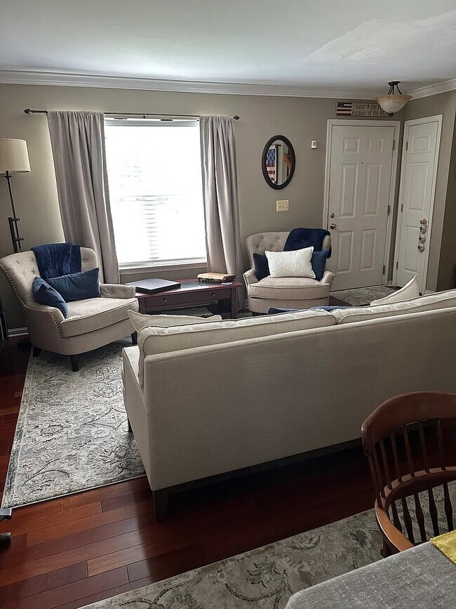 Foto del edificio - 499 Pitt Ct