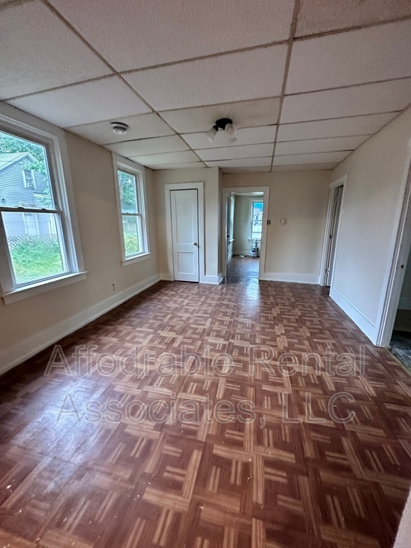 1215 W Elgin Ln, Milwaukee, WI 53204