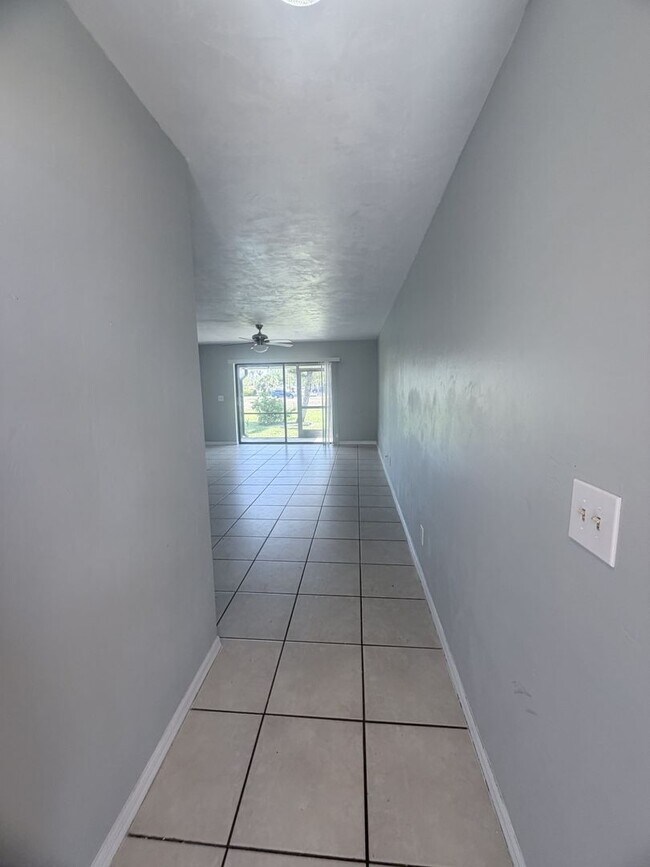 Foto del edificio - 708 SE 47th St