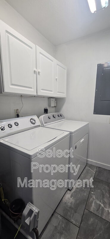 Foto del edificio - 4808 Tyrone Rd