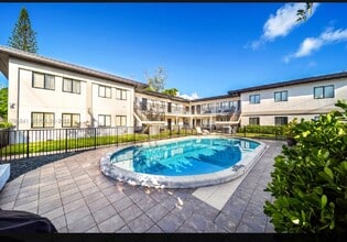 Building Photo - 1901 Johnson St