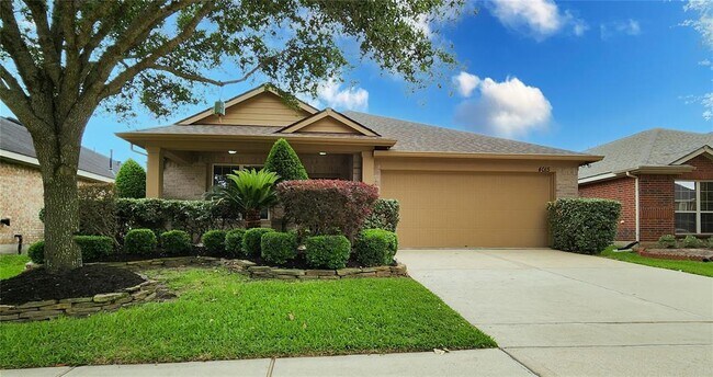 Foto del edificio - 4015 Autumn Pines Trail