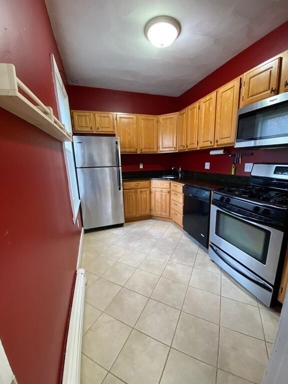 Primary Photo - 321 Elm St