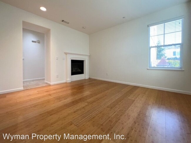 Building Photo - 3 br, 2.5 bath House - 735 Ponder Ct.