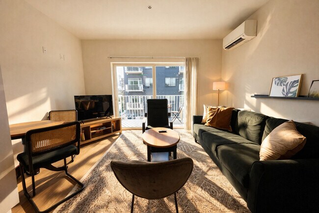 Foto del edificio - 1640 N Water St