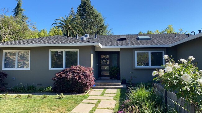 Foto del edificio - 125 Lockhart Ln