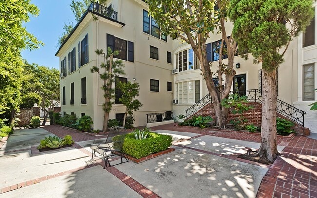 Building Photo - 401 Shirley Pl