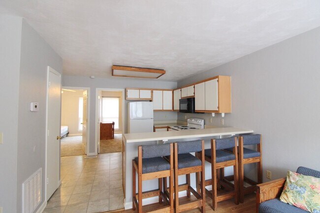 Building Photo - 1470 Devon Ln