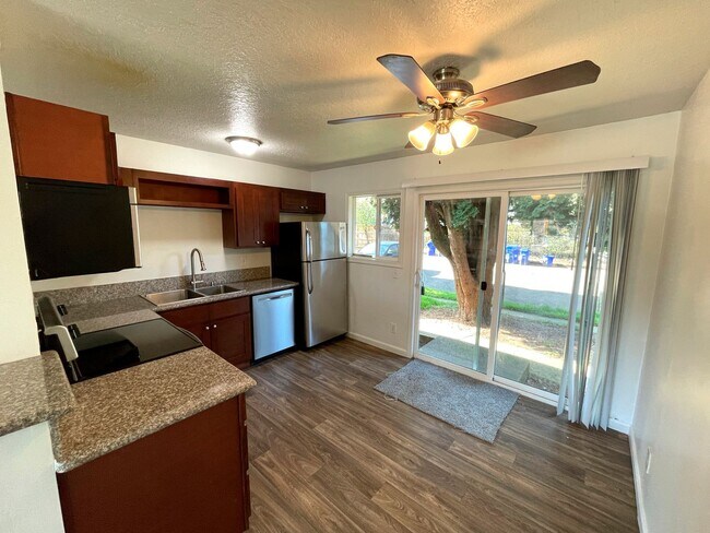 Foto del edificio - Fantastic 1 Bedroom Apartment in St Johns with Updated Kitchen