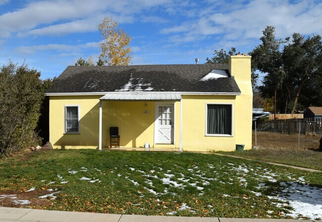 Vista frontal - 30 N 200 W