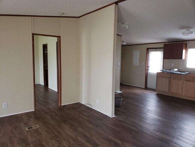 Building Photo - 6447 Swallowtail Dr